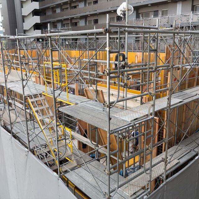 マンションの建設現場